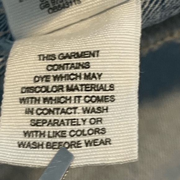 Free People Studded‎ Denim Trucker Jacket Blue Medium Wash Distressed Denim XS - Picture 13 of 13